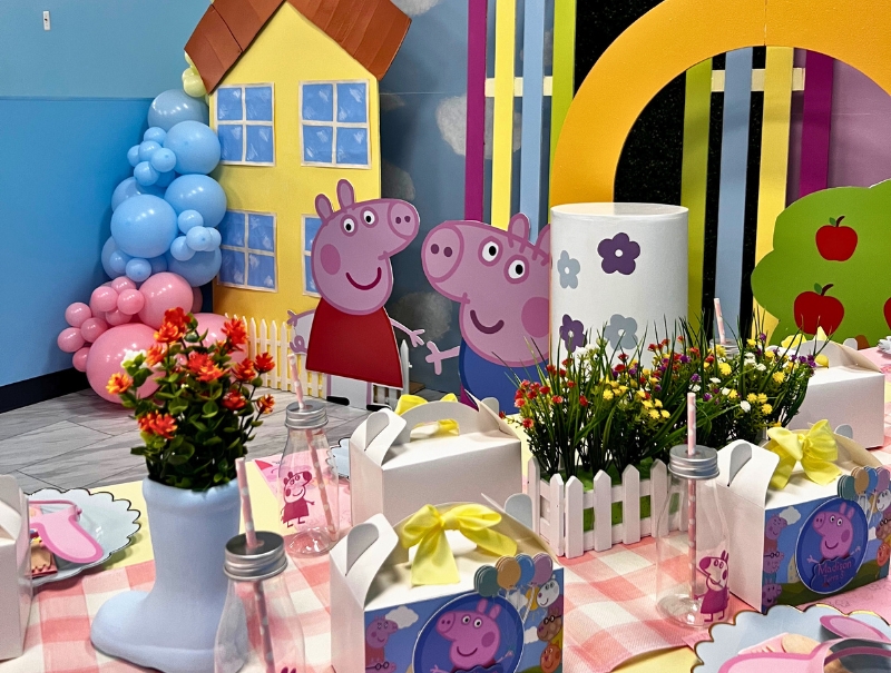 Pepa Pig kids birthday celebration